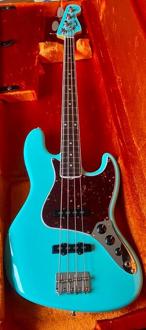 Fender American Vintage II 1966 Jazz Bass - Seafoam Green