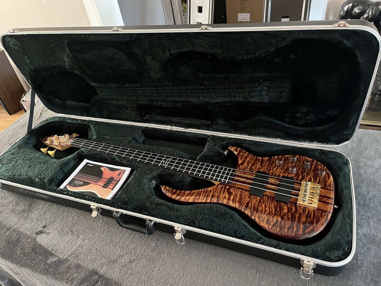 Peavey Cirrus 4 Tiger Eye Custom Shop USA Bassic