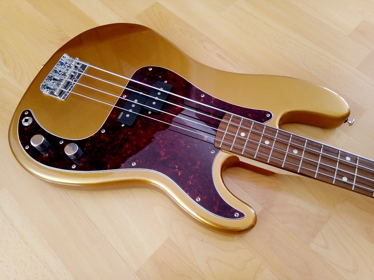 Precision Bass Gold Metallic Squier Hals EMG GRZ Pickup Bassic.de