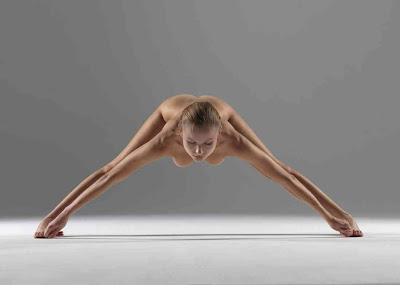 NakedYoga04.jpg