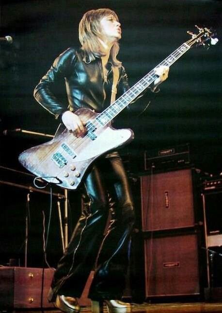 fc70abdb72eb341fe4f4e77143586ccc--glamrock-rock-n.jpg
