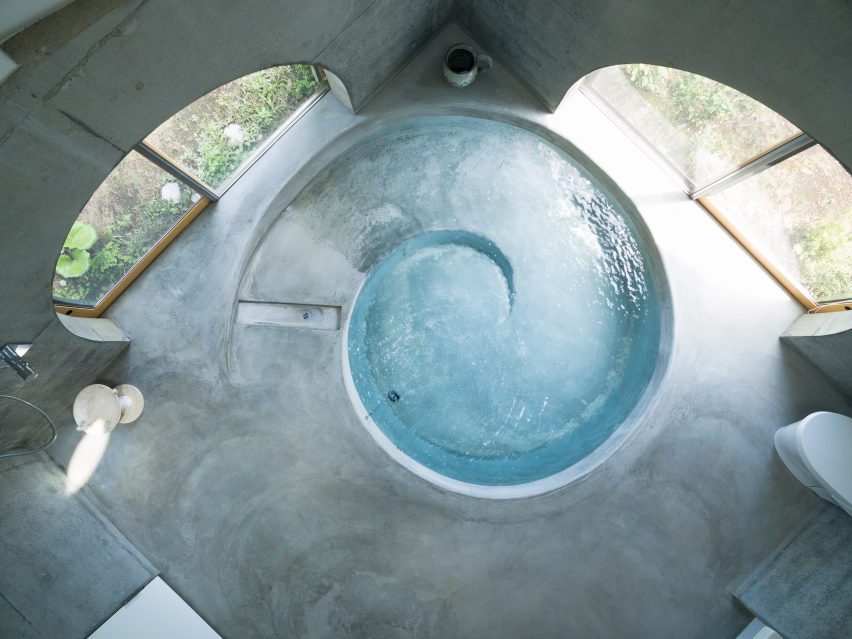 Koya-Issei-Suma_dezeen_3408_7-852x639.jpg
