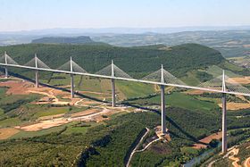 280px-ViaducdeMillau.jpg