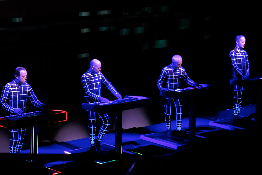 Kraftwerk_Sydney2013_Electric.jpg