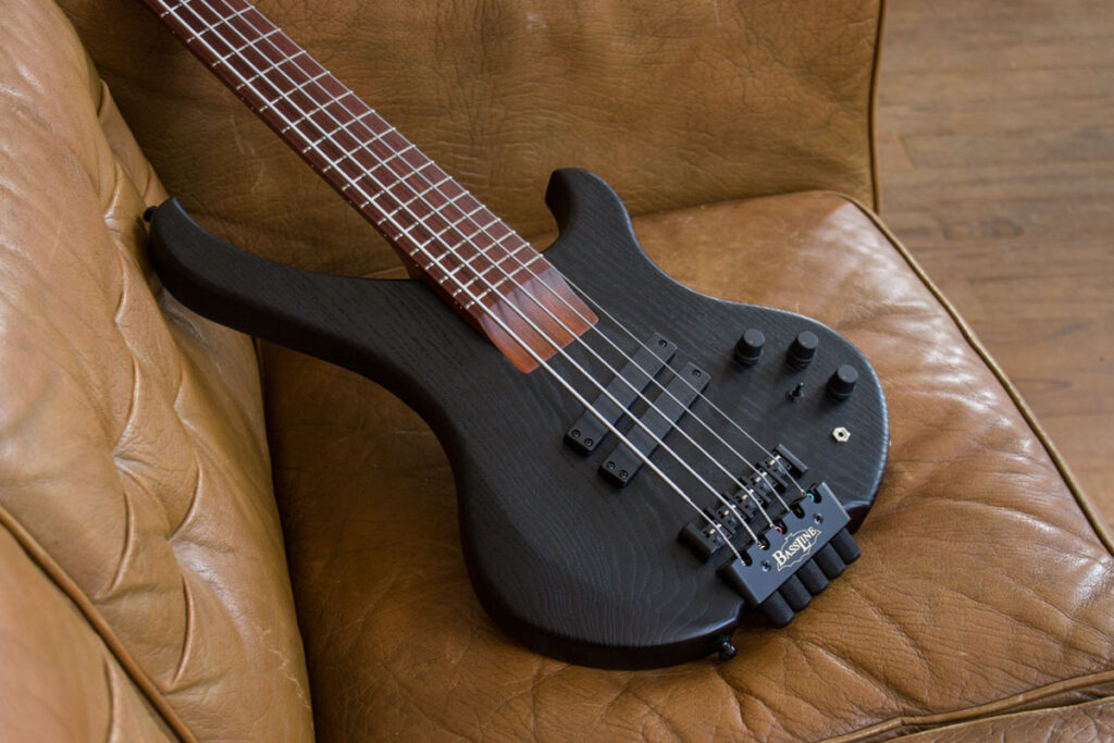BassLine_Bustiny_5_32_black_01-1024x683.jpg
