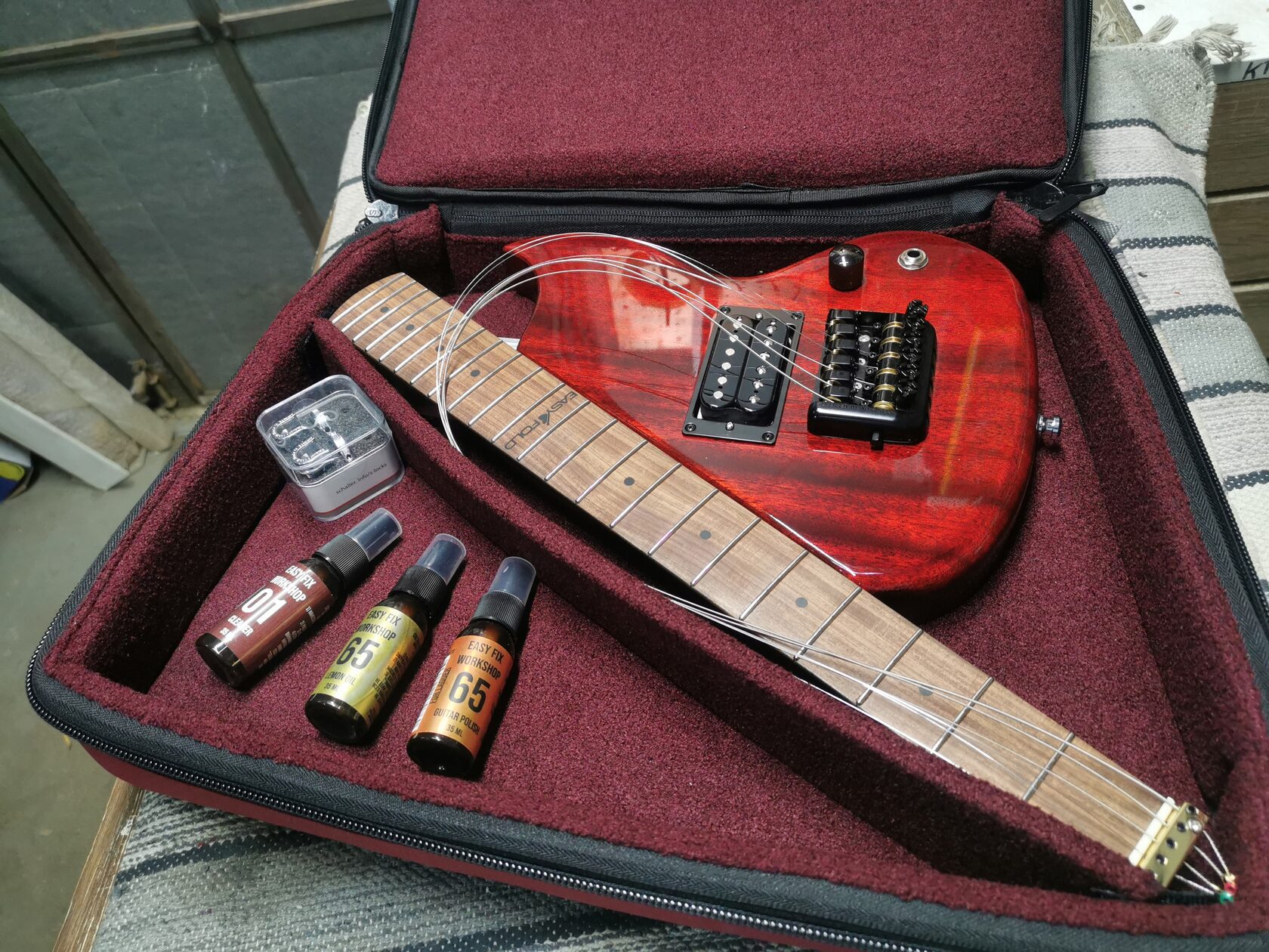 www.makeevguitars.com