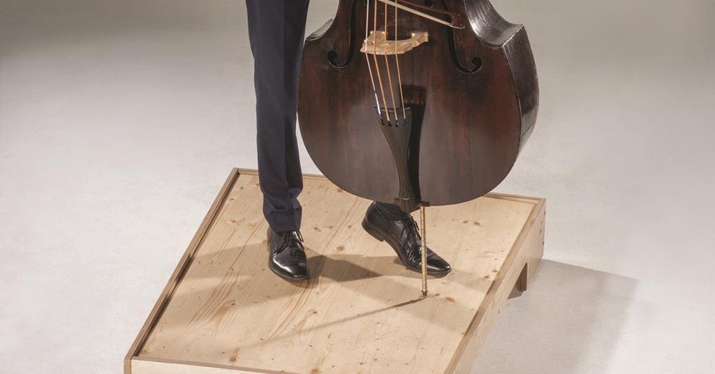 www.thestrad.com
