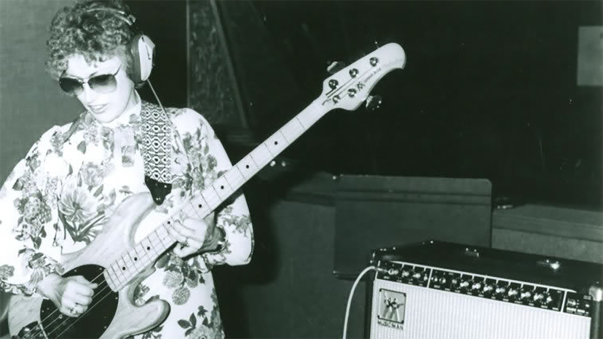 www.guitarworld.com