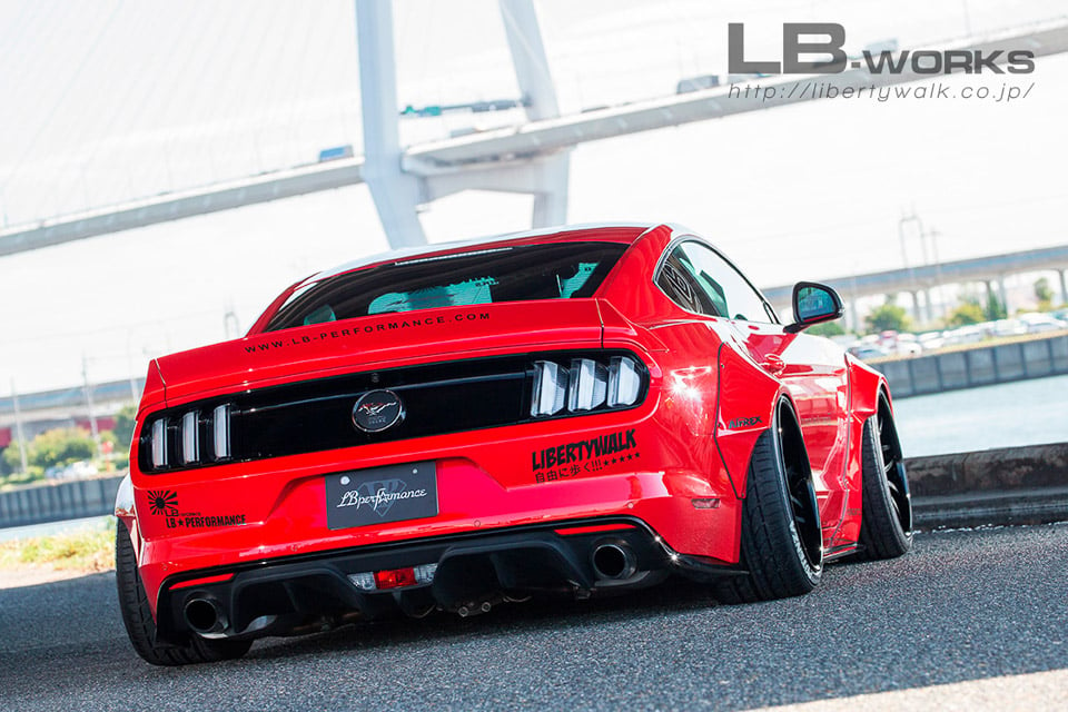 liberty_walk_2015_ford_mustang_7.jpg