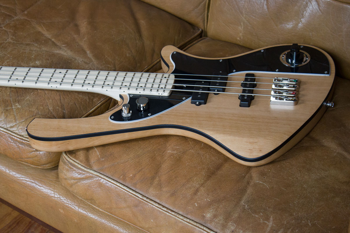 BassLine_rebelle_series_4_32_05.jpg