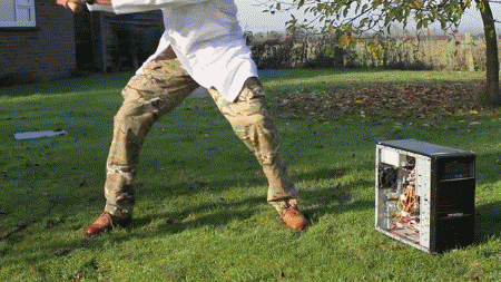 Computer-Vorschlaghammer-zerst%C3%B6ren-GIF.gif