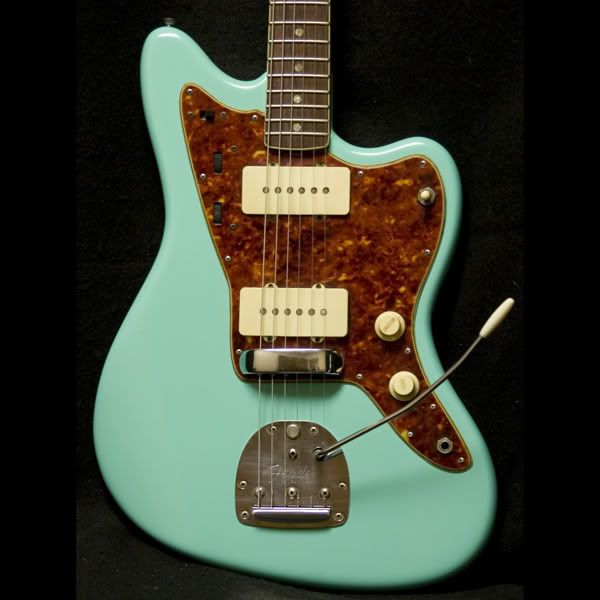 b5fe9badaf8273903aa9867ddbf8e0bb--cool-guitar-jazzmaster.jpg