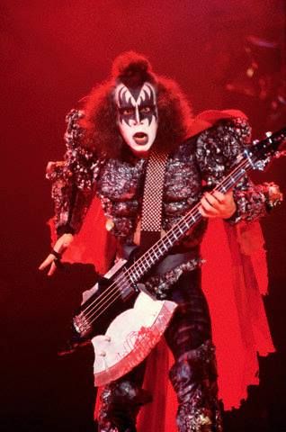 bb771d91567cfc0680e4dac63fcda5df--gene-simmons-bass.jpg