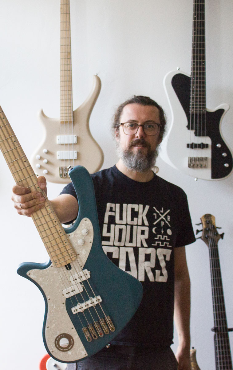 BassLine_rebelle_5_lefty.jpg