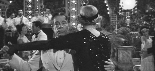 Dance-some-like-it-hot-19630793-500-230.gif