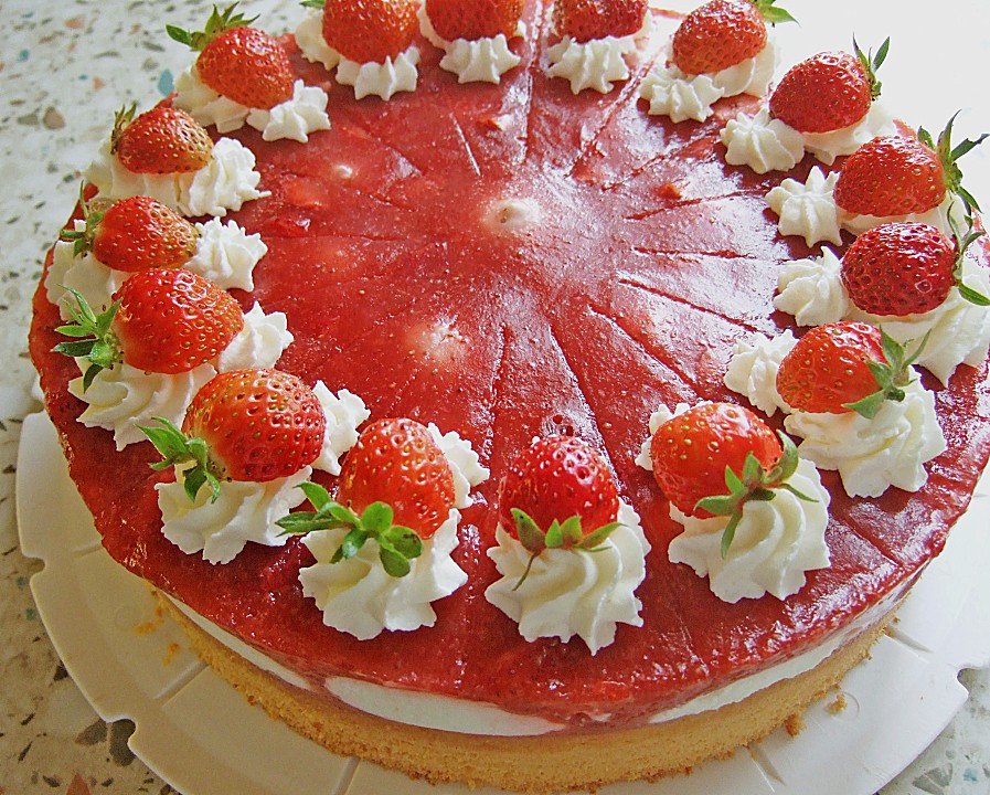 268179-960x720-panna-cotta-erdbeertorte.jpg