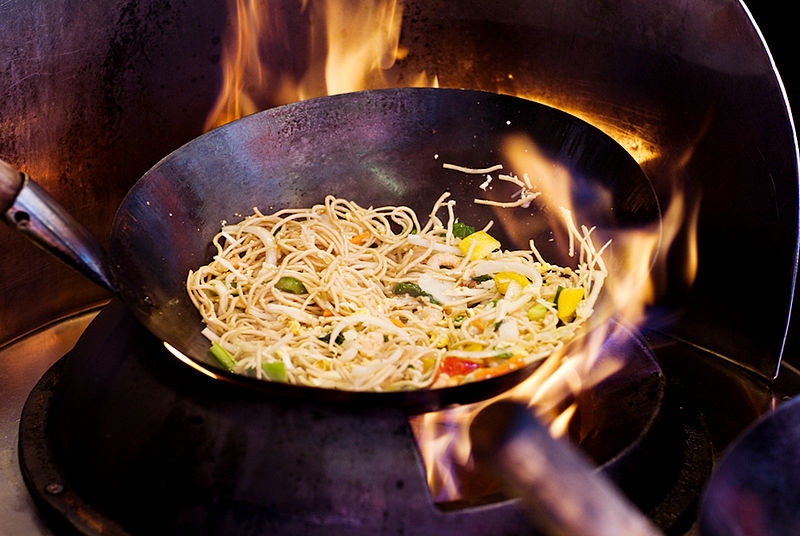 800px-Wok_cooking.jpg