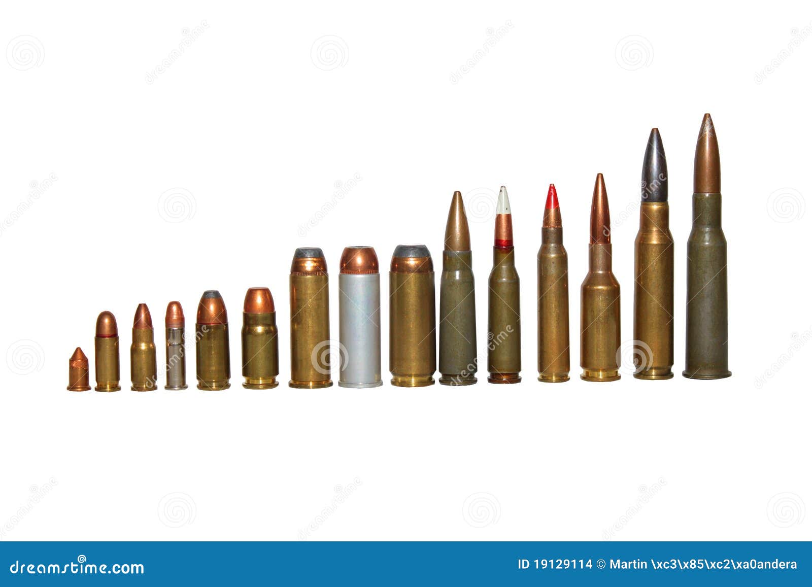 munition-der-verschiedenen-kaliber-getrennt-19129114.jpg